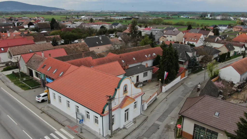 Rekonštrukcia Obecného domu v Máste