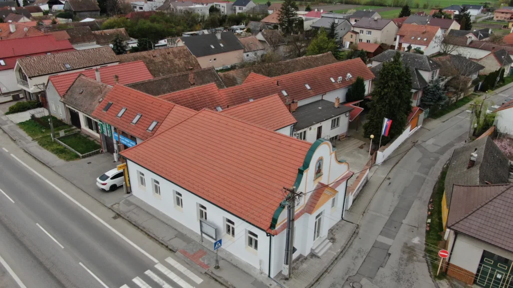 Rekonštrukcia Obecného domu v Máste