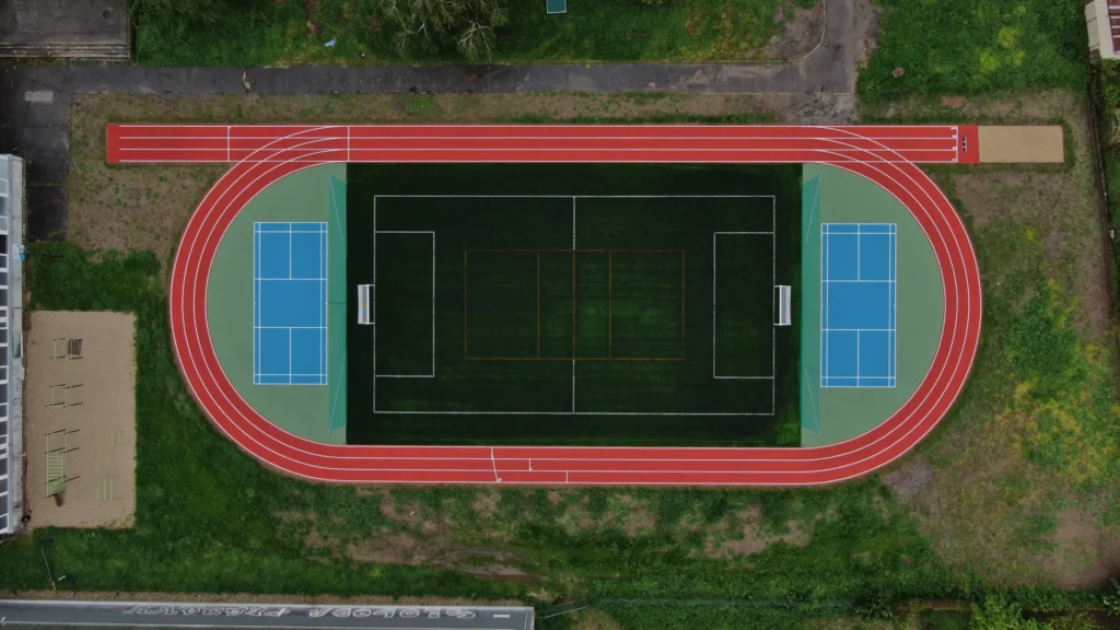 Atletická dráha a multifunkčné ihrisko pri ZŠ