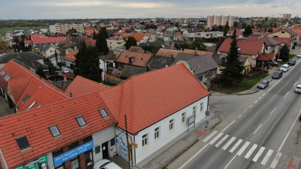 Rekonštrukcia Obecného domu v Máste