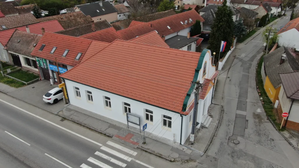 Rekonštrukcia Obecného domu v Máste