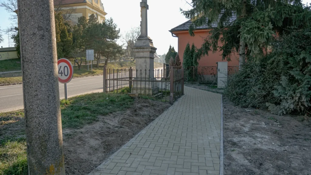 Modernizácia chodníkov v centre Stupavy a Mástu